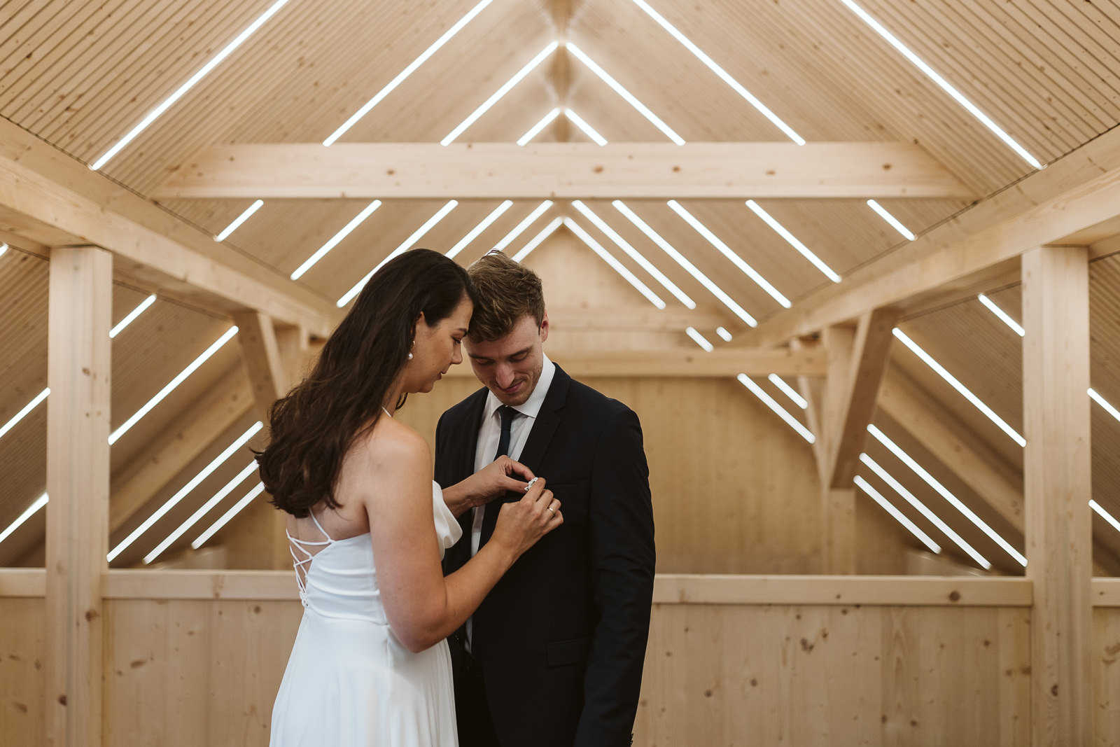 hochzeit der oberhauser kranzing holzhausen ooe indoor herbst hochzeitsreportage hochzeitsfotografin fotografin christiane wolfram 0008