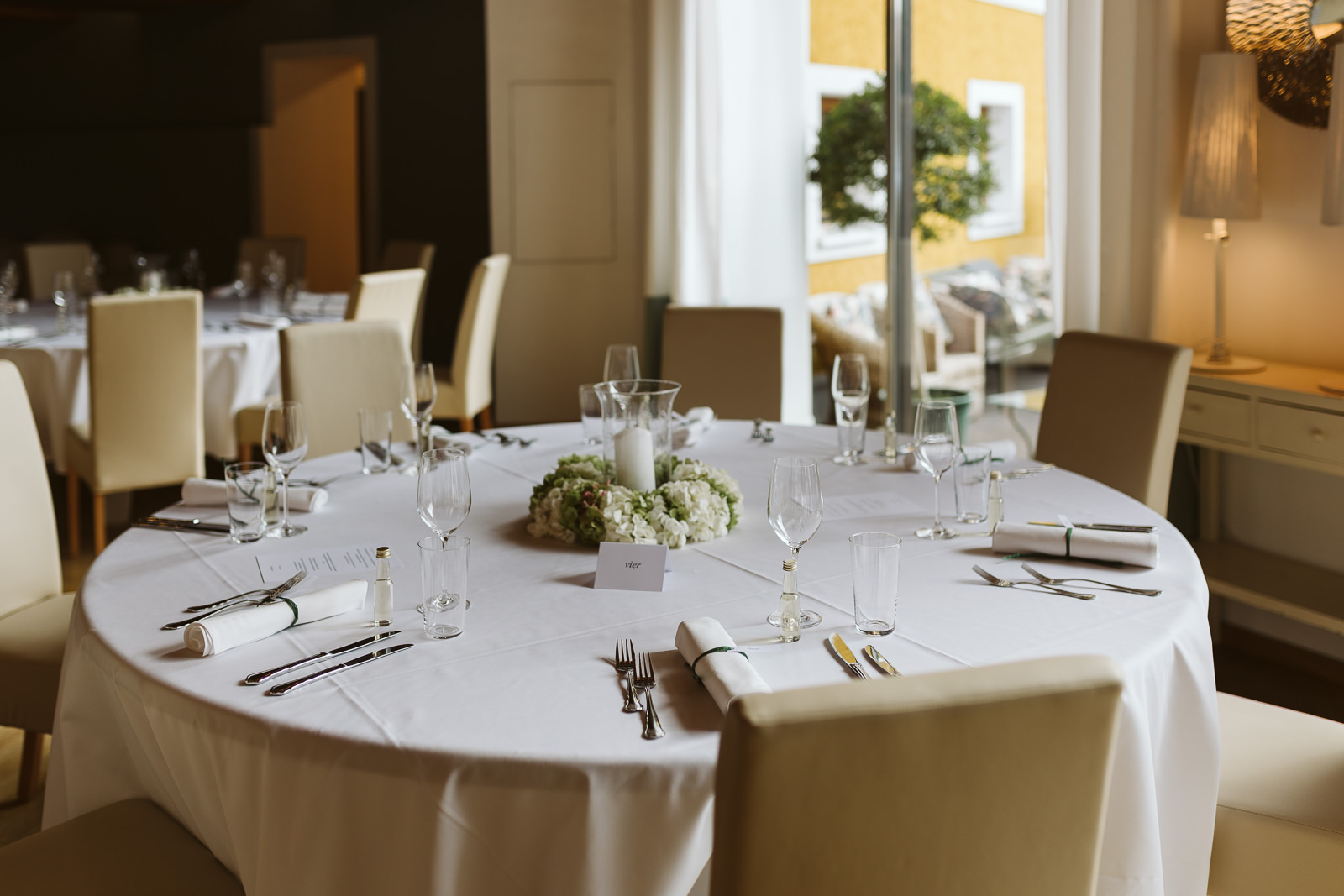 hochzeit der oberhauser kranzing holzhausen ooe indoor herbst hochzeitsreportage hochzeitsfotografin fotografin christiane wolfram 0027