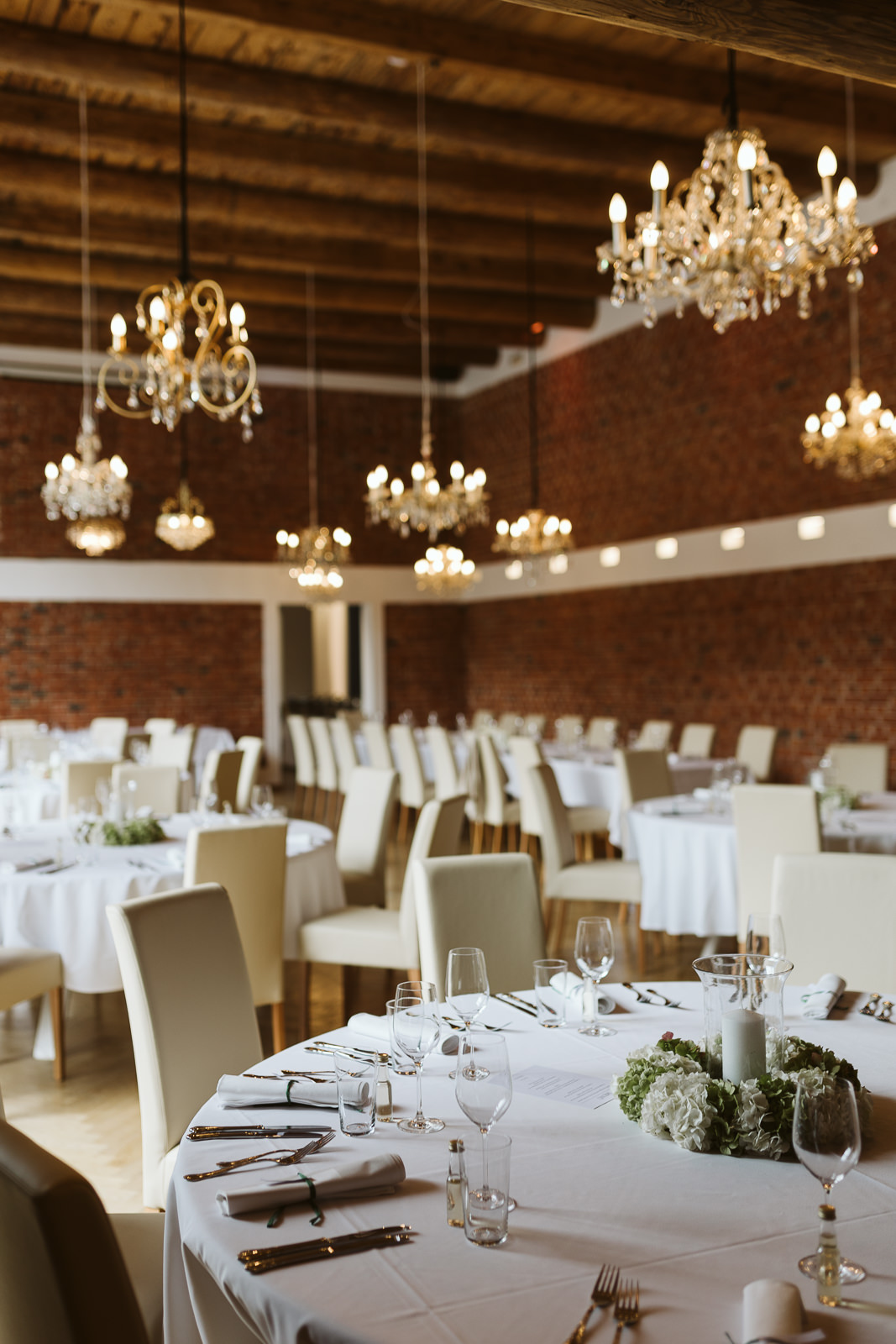 hochzeit der oberhauser kranzing holzhausen ooe indoor herbst hochzeitsreportage hochzeitsfotografin fotografin christiane wolfram 0028