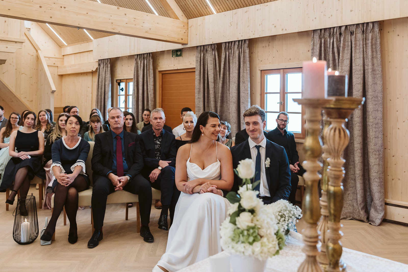 hochzeit der oberhauser kranzing holzhausen ooe indoor herbst hochzeitsreportage hochzeitsfotografin fotografin christiane wolfram 0037