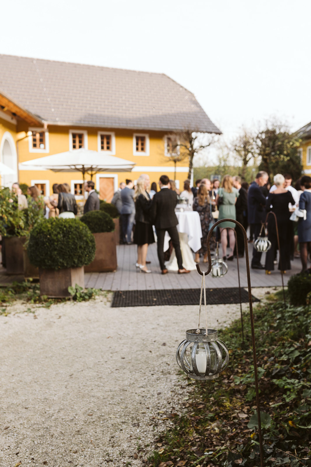 hochzeit der oberhauser kranzing holzhausen ooe indoor herbst hochzeitsreportage hochzeitsfotografin fotografin christiane wolfram 0054