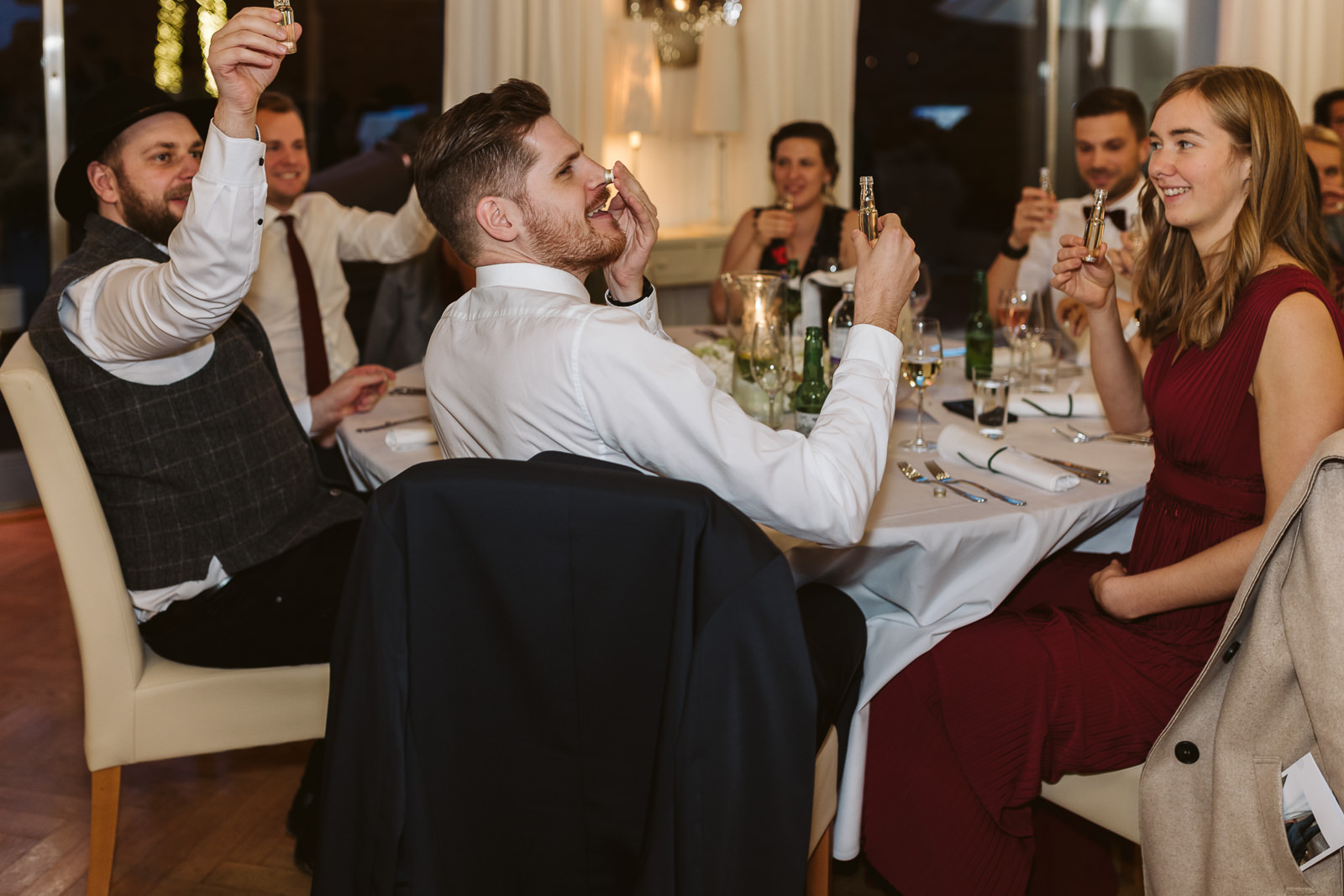 hochzeit der oberhauser kranzing holzhausen ooe indoor herbst hochzeitsreportage hochzeitsfotografin fotografin christiane wolfram 0074
