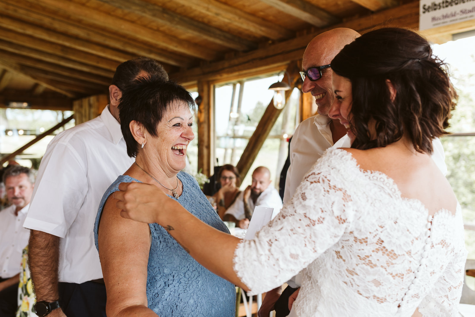 hochzeit heuriger am hochfeld bad schallerbach wels grieskirchen hochzeitsfotografin fotografin christiane wolfram 0056