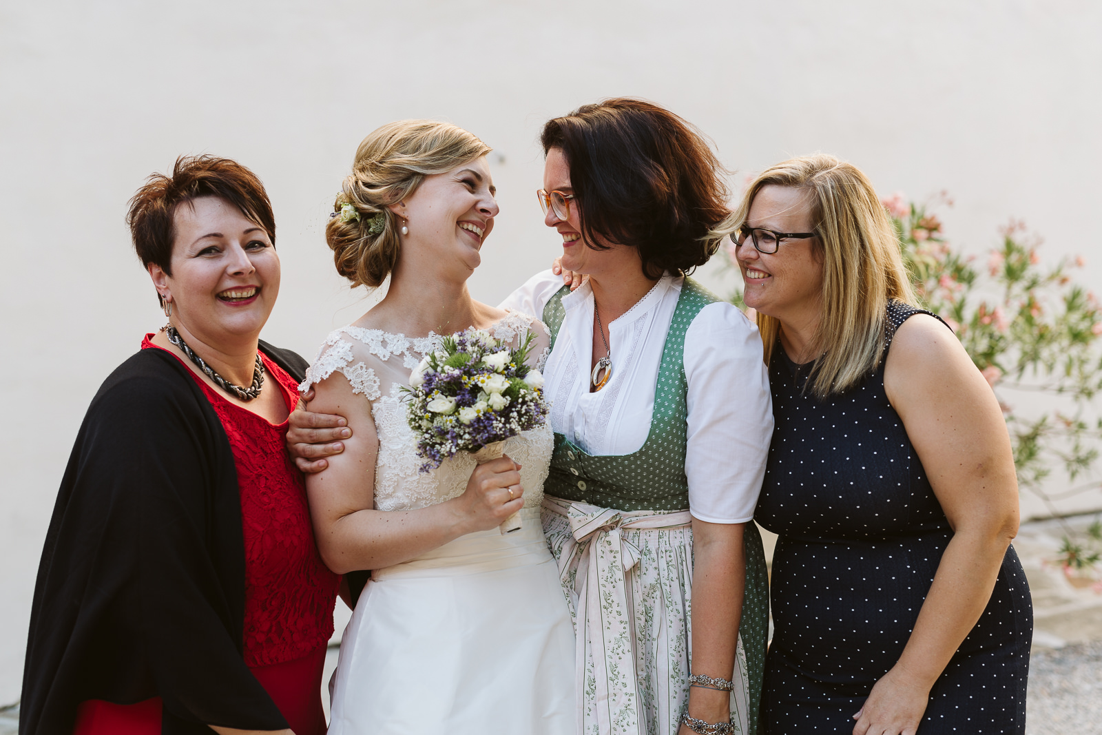 hochzeit schloss spitz an der donau wachau pfarrkirche weinberge hochzeitsfotos hochzeitsfotografin oberoesterreich niederoesterreich fotografin christiane wolfram 0131