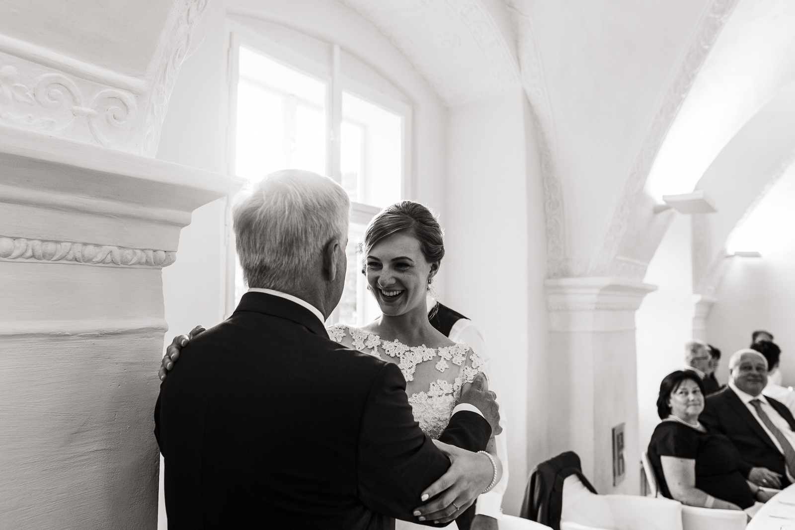hochzeit schloss spitz an der donau wachau pfarrkirche weinberge hochzeitsfotos hochzeitsfotografin oberoesterreich niederoesterreich fotografin christiane wolfram 0142
