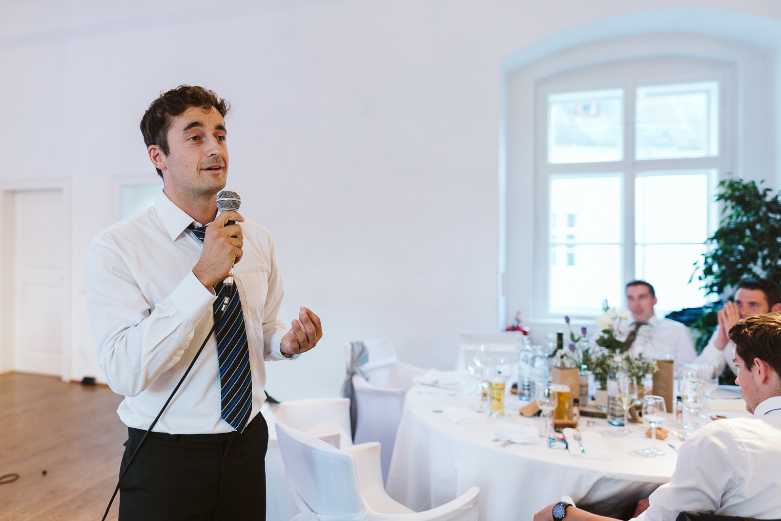 hochzeit schloss spitz an der donau wachau pfarrkirche weinberge hochzeitsfotos hochzeitsfotografin oberoesterreich niederoesterreich fotografin christiane wolfram 0143