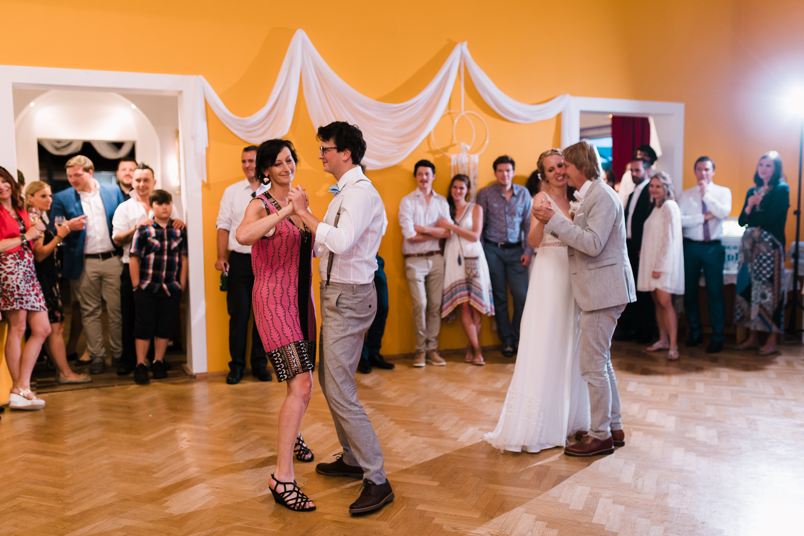 sommerhochzeit oberhauser kranzing outdoor boho oriental wedding christiane wolfram 106