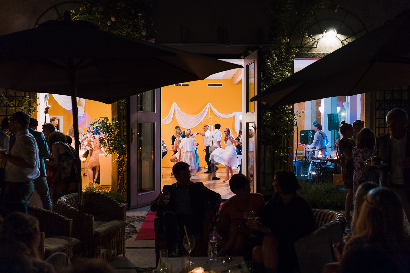 sommerhochzeit oberhauser kranzing outdoor boho oriental wedding christiane wolfram 120