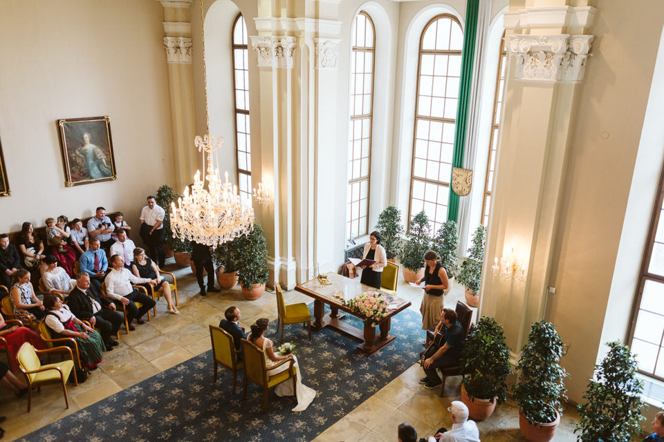 sommerhochzeit steyr schloss lamberg standesamt h c christiane wolfram 057 scaled