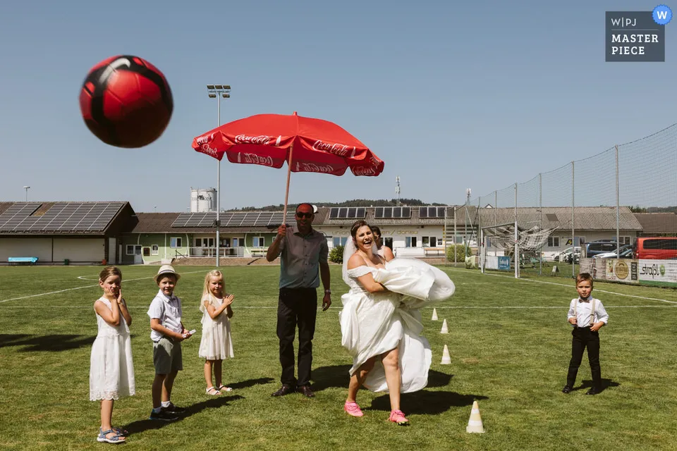 wpja christiane wolfram candid natural wedding image 2742151 jpg