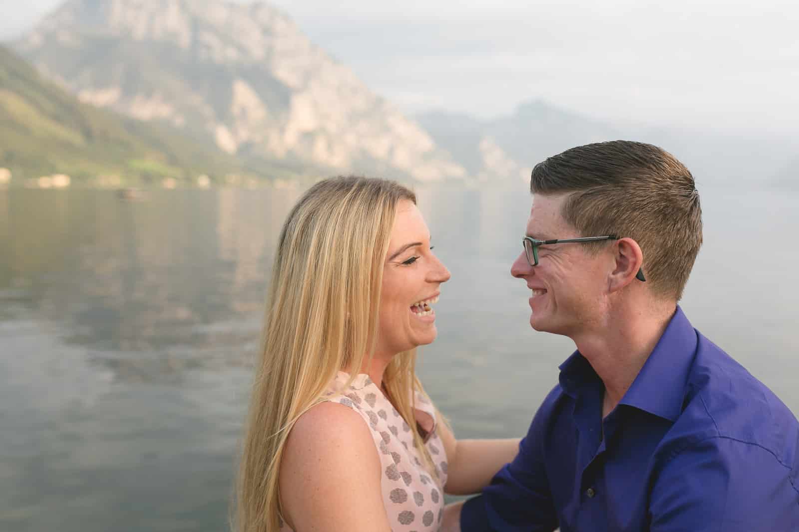 engagementshooting paarfotos couplesession engagement verlobungsfotos hochzeitsfotos hochzeitsfotografin traunsee gmunden oberösterreich 12 christiane eckl 2016 08 15 18 17 03