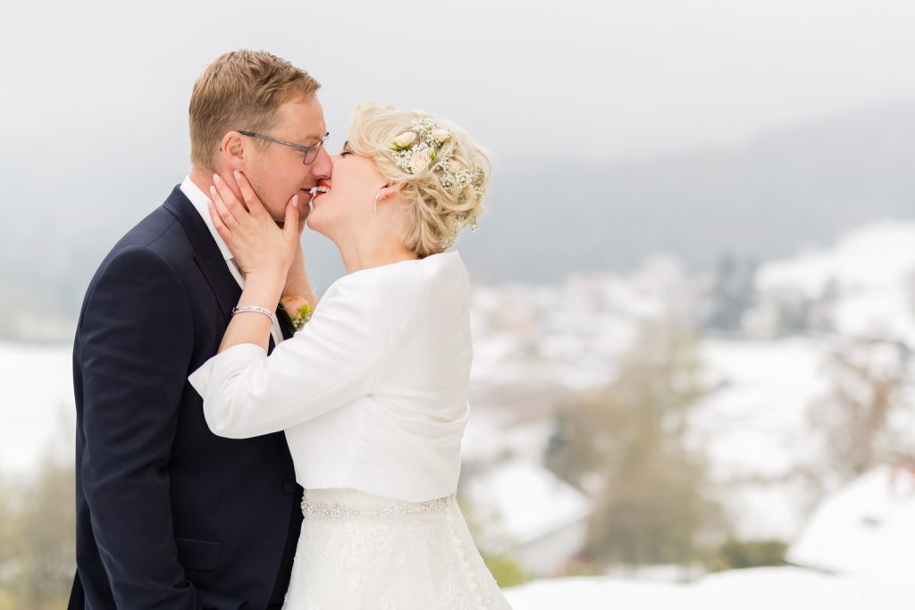 winterhochzeit schnee kurzhaar hochzeitsfotos burg christiane eckl hochzeitsfotografin 22