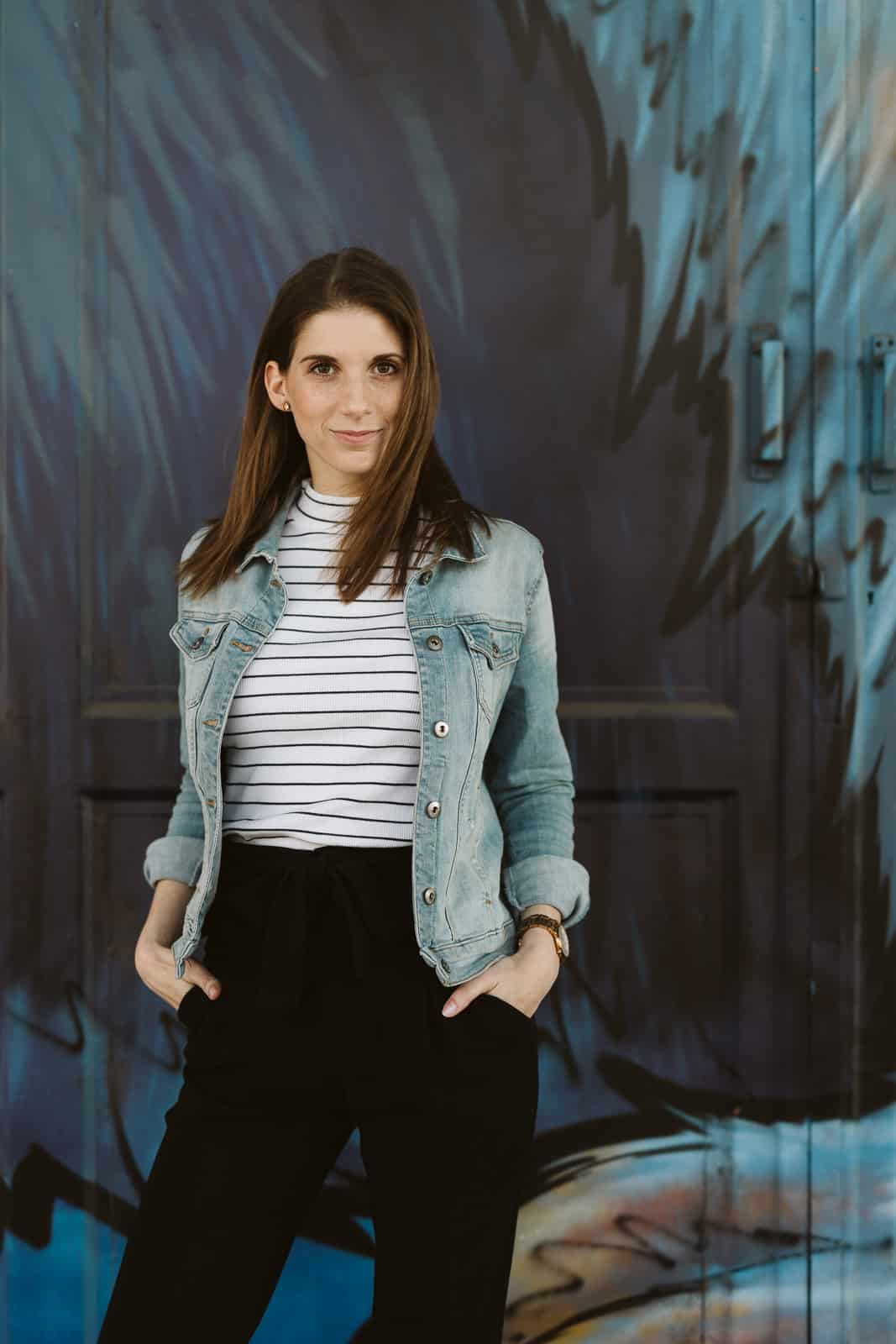 lifestyle shooting linz hafen bianca portrait women 014 christiane wolfram 2019 03 23 16 56 53