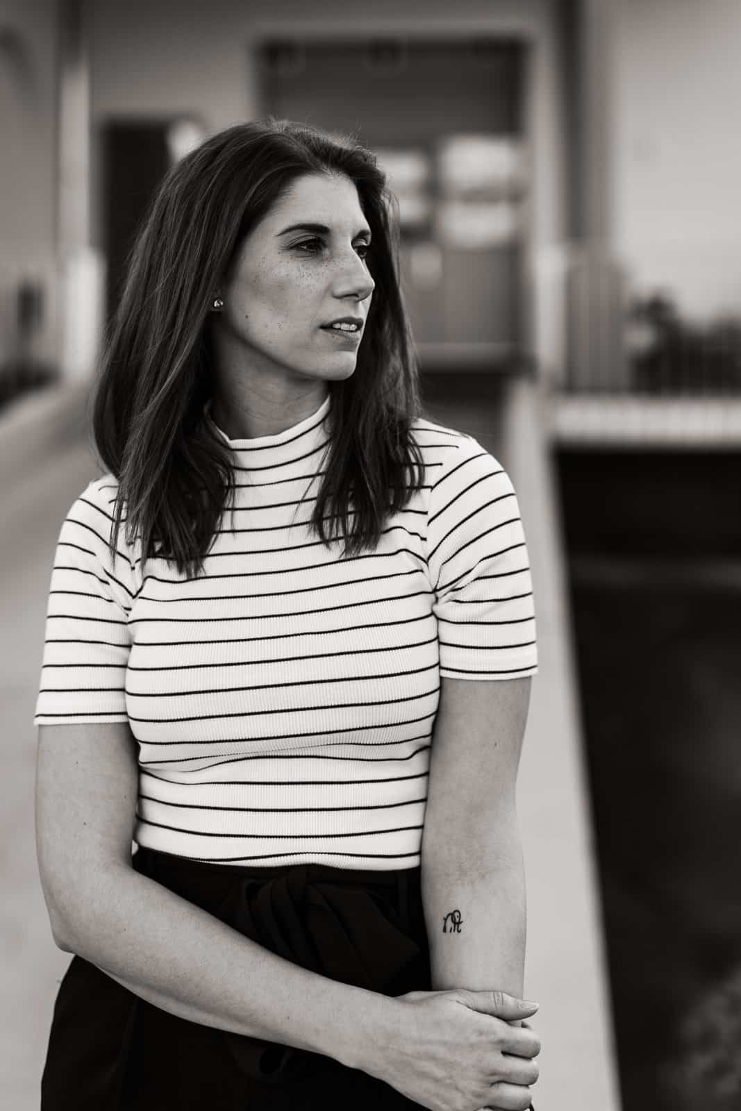 lifestyle shooting linz hafen bianca portrait women 028 christiane wolfram 2019 03 23 17 19 51